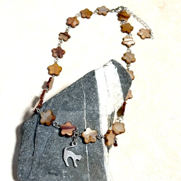 Caramel Mother of Pearl Flower Beaded Short Necklace + Cute Slim Cat Pendant - Picture 4 of 13